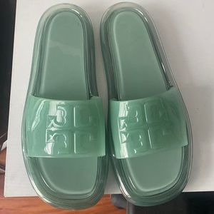 Brand new / never worn Bubble Jelly Slide